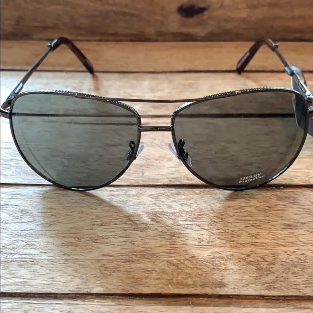 Sears men’s classic sunglasses 100% UV protection 😎